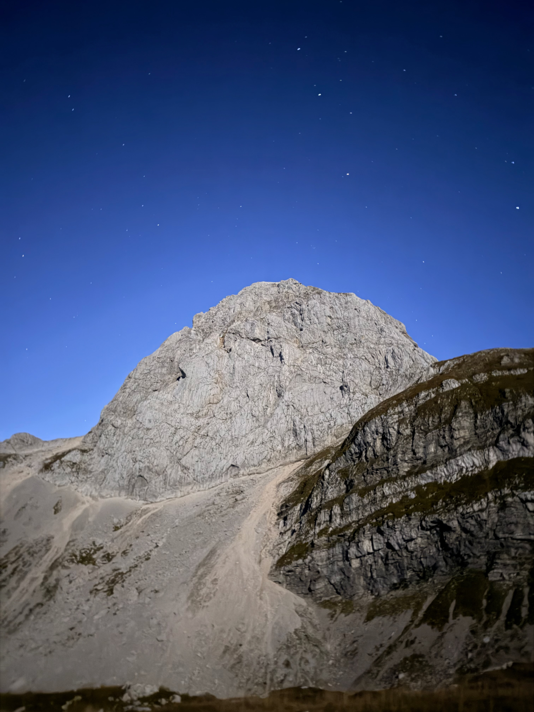 Mangart – fotografija s poti