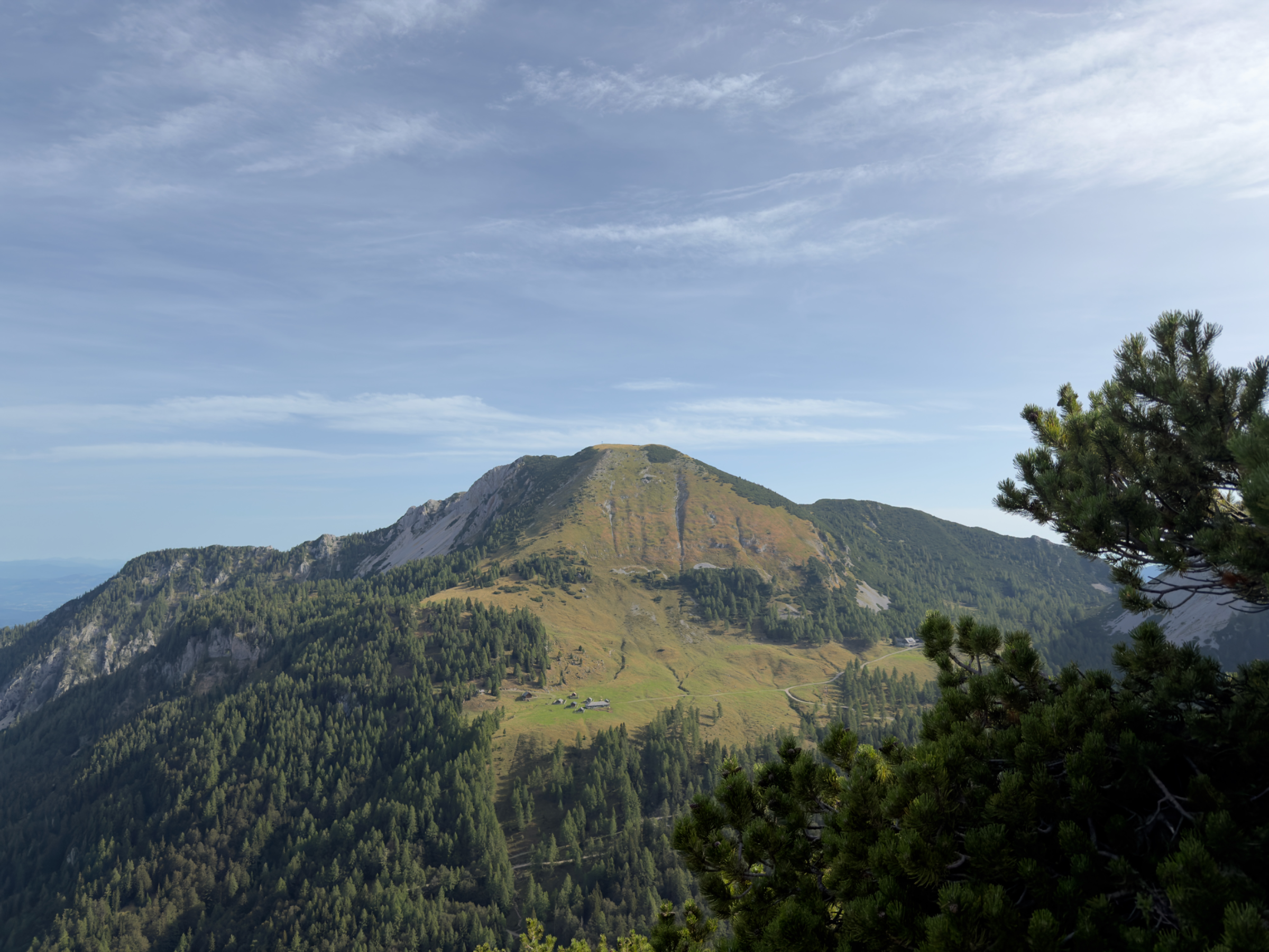 Stol – fotografija s poti